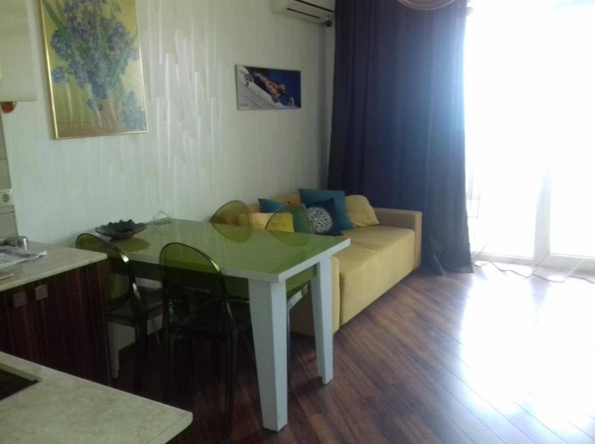Apartment On Kobaladze Str 2 Batumi Exterior photo